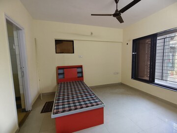 Bedroom in 2 BHK Apartment at Swapnalok Towers, Malad East – for Rent