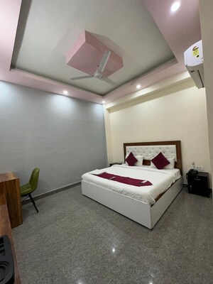 Bedroom in 6+ BHK Independent House at Sector 117 – for Rent