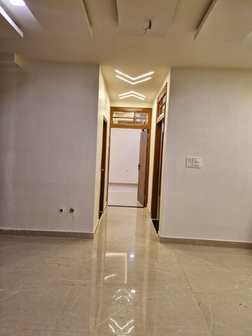 Building Lobby in 2 BHK Independent House at Chinhat – for Rent