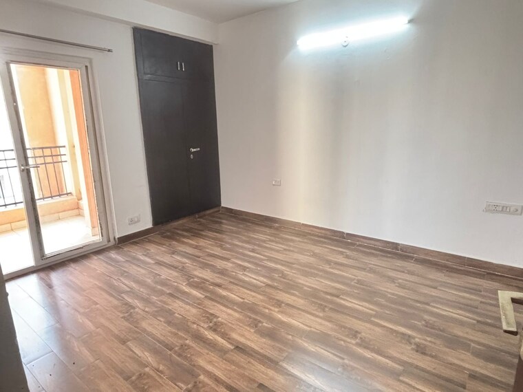 Room, pinnacle-tower 3.5 Bedroom 1916 Sq.Ft. Apartment In Indrapuram Ghaziabad 10095720