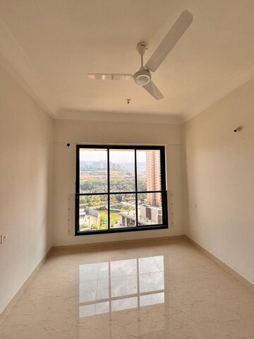 Room in 1 BHK Apartment at K Raheja Heights, Malad East – for Rent