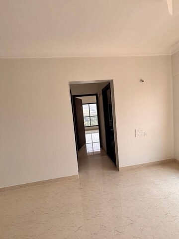 Room in 1 BHK Apartment at K Raheja Heights, Malad East – for Rent