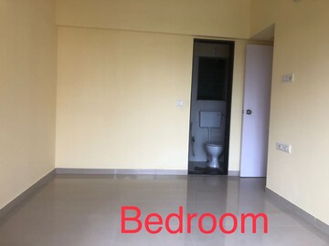 Room in 1 BHK Apartment at Vastu Shanti, Andheri East – for Rent