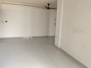 Room in 2 BHK Apartment at Vastu Shanti, Andheri East – for Rent
