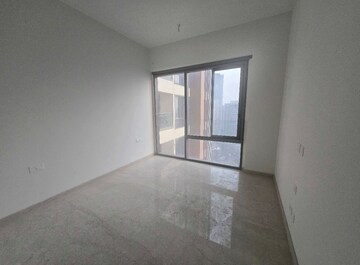 Room in 3 BHK Apartment at Piramal Mahalaxmi, Mahalaxmi – for Rent