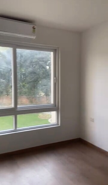 Room in 3 BHK Apartment at Hero Homes Gurgaon, Sector 104 – for Rent