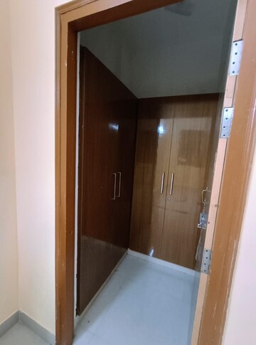 Room in 3 BHK Apartment at Aravali Enclave, Vrindavan Yojna – for Rent