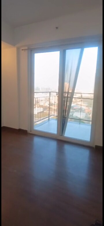 Room in 3 BHK Apartment at Conscient Heritage One, Sector 62 – for Rent