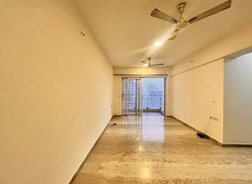 Room in 3 BHK Apartment at L&T Crescent Bay T2, Parel – for Rent