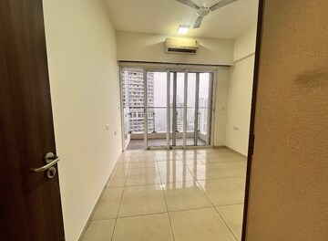 Room in 3 BHK Apartment at L&T Crescent Bay T2, Parel – for Rent