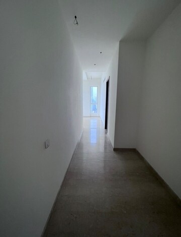 Room in 3 BHK Apartment at K Raheja Modern Vivarea, Mahalaxmi – for Rent