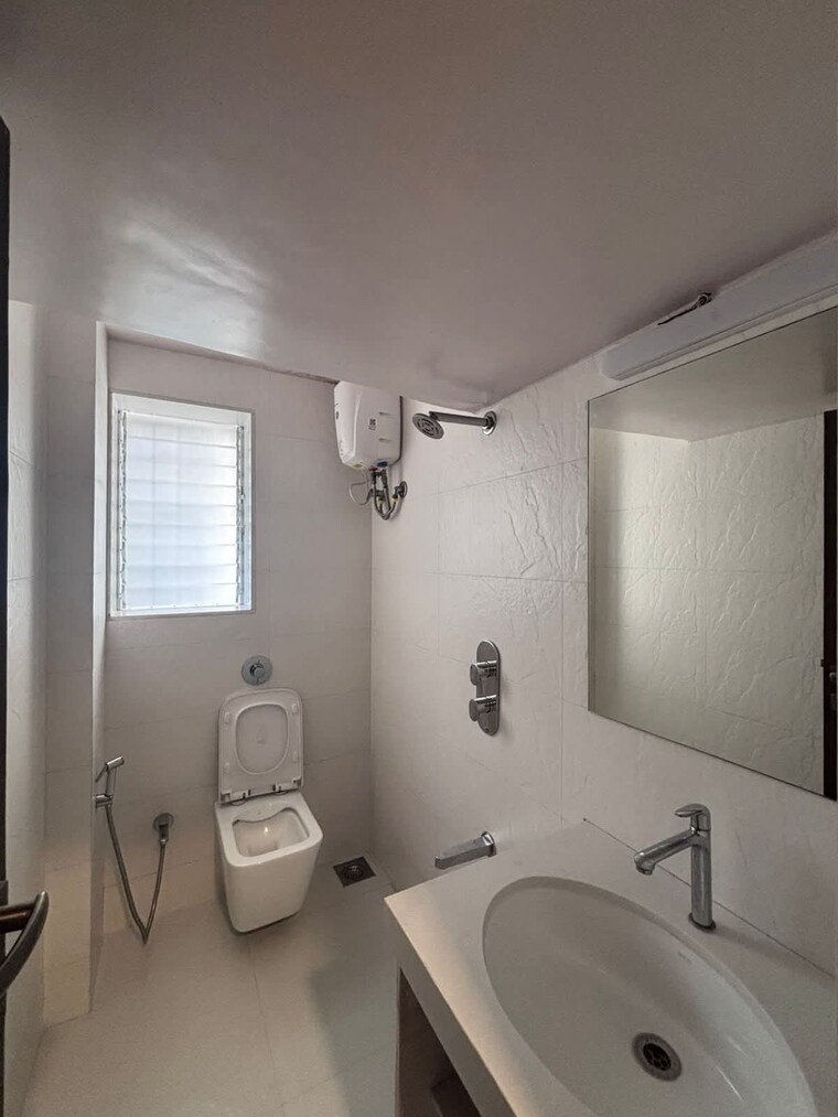 Bathroom, thakur-badrinath-tower 2 Bedroom 850 Sq.Ft. Apartment In Andheri West Mumbai 10095893