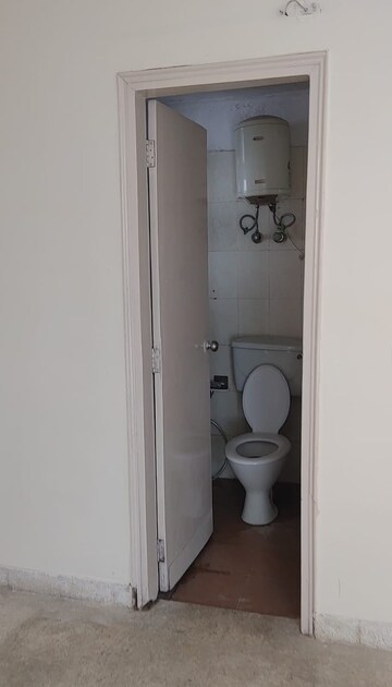 Bathroom in 2 BHK Apartment at Ansal Valley View Estate, Gwal Pahari – for Sale