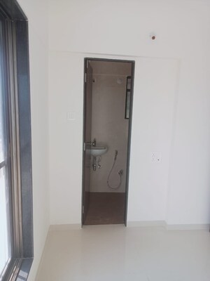 Room in 1 BHK Apartment at Bhoomi Samarth, Goregaon East – for Rent