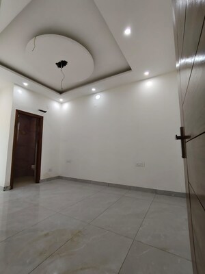 Room in 3 BHK Apartment at Skynet Towers, Patiala Road – for Sale