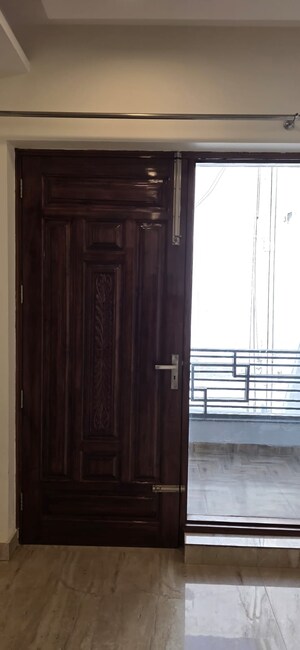 Balcony in 4 BHK Builder Floor at Sector 21d – for Rent