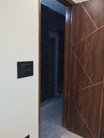 Furnished Amenities in 2 BHK Builder Floor at Govindpuri – for Sale