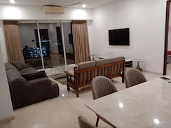 3 BHK + Servant Room Apartment For Rent in Lokhandwala Minerva Mahalaxmi