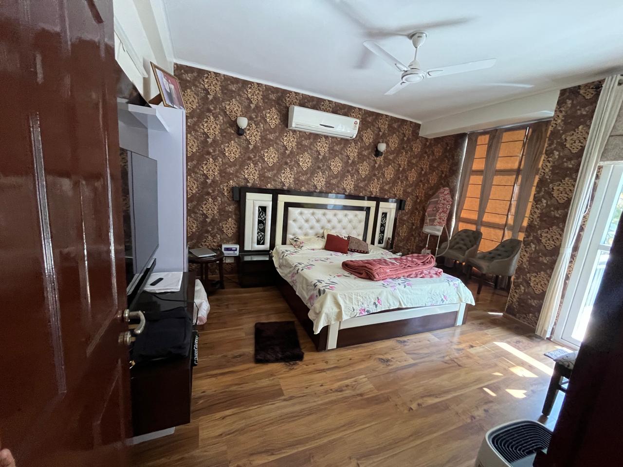 4 BHK + Extra Room Independent House For Rent in Sector 57