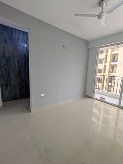 3 BHK + Study Room,Extra Room Apartment For Rent in Mahagun Moderne