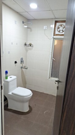 2 BHK + Study Room Apartment For Rent in Mahagun Moderne