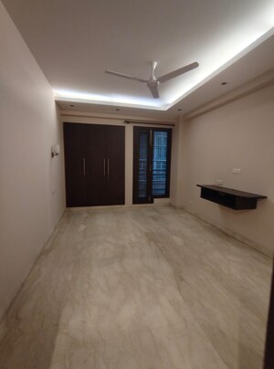 Room in 3.5 BHK Builder Floor at Panchsheel Enclave – for Rent