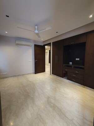 Room in 3.5 BHK Builder Floor at Panchsheel Enclave – for Rent