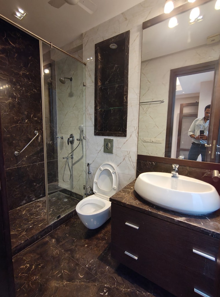 Bathroom, panchsheel enclave 3.5 Bedroom 2500 Sq.Ft. Builder Floor In Panchsheel Enclave Delhi 10103055