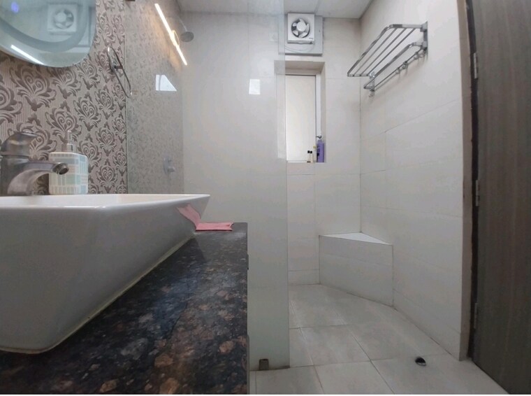 Bathroom, parx-laureate 4 Bedroom 4800 Sq.Ft. Apartment In Sector 108 Noida 10103072