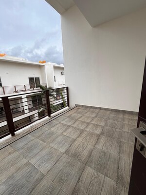 Parking in 4 BHK Villa at Attur Layout – for Rent