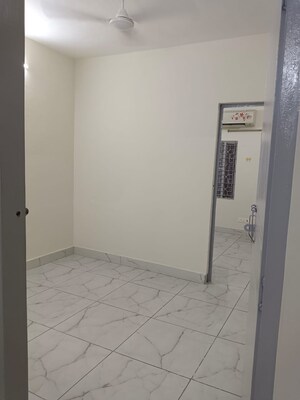 Room in 1.5 BHK Builder Floor at Lajpat Nagar 4 – for Rent