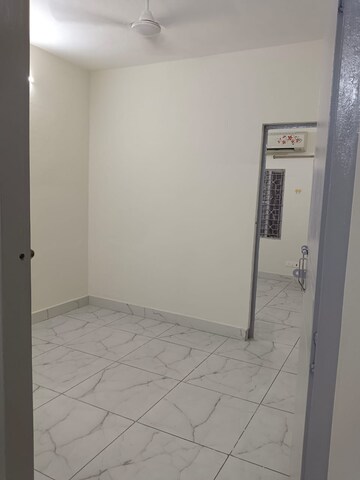 Room in 1.5 BHK Builder Floor at Lajpat Nagar 4 – for Rent