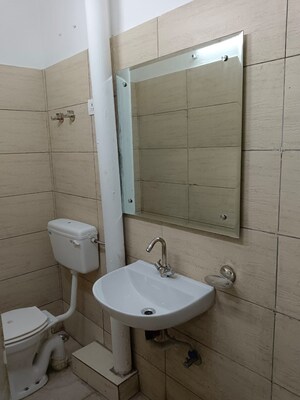 Bathroom in 1.5 BHK Builder Floor at Lajpat Nagar 4 – for Rent
