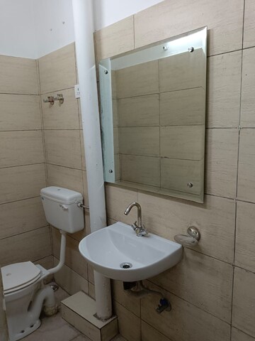 Bathroom in 1.5 BHK Builder Floor at Lajpat Nagar 4 – for Rent