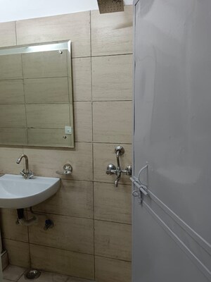 Bathroom in 1.5 BHK Builder Floor at Lajpat Nagar 4 – for Rent