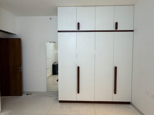 Room in 3 BHK Apartment at Prestige Beverly Hills, Kokapet – for Rent