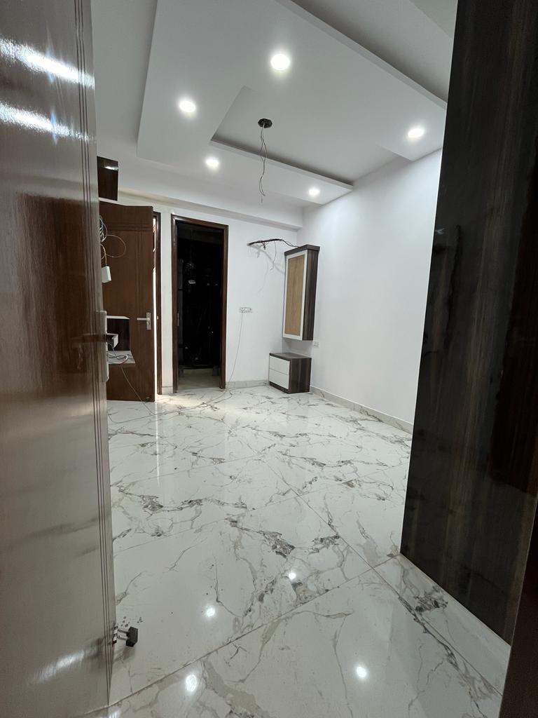 Room in 3 BHK Builder Floor at Annu Enclave, Chhapraula – for Sale