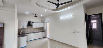 Room in 3 BHK Apartment at Samridhi Luxuriya Avenue, Sector 150 – for Rent