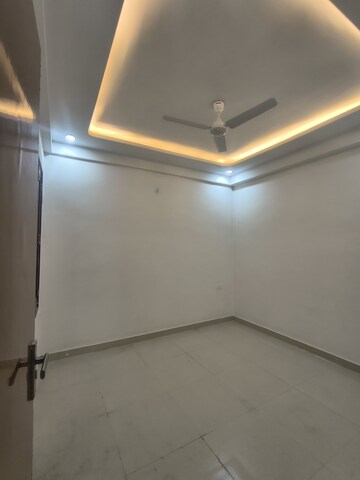 Room in 3 BHK Builder Floor at Shri Krishna Enclave Chhapraula, Chhapraula – for Sale