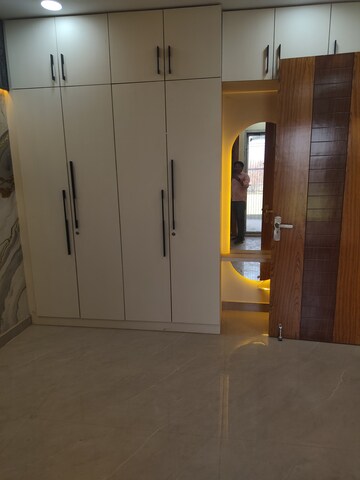 Building Lobby in 3 BHK Builder Floor at BPTP District 3, Sector 85 – for Sale