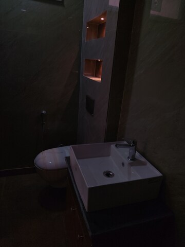 Bathroom in 3 BHK Builder Floor at BPTP District 3, Sector 85 – for Sale