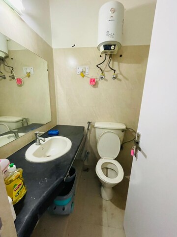 Master Bedroom in 4 BHK Apartment at Ardee City The Residency, Sector 52 – for Rent