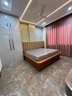 Living Room in 1 BHK Builder Floor at Ardee Mall, Sector 52 – for Rent