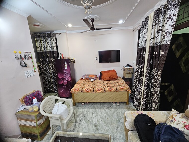 Living Room, vipin garden 2 Bedroom 65 Acre Builder Floor In Vipin Garden Delhi 10106326