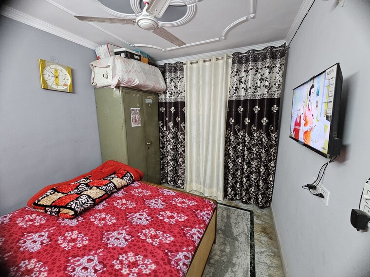 Bedroom, vipin garden 2 Bedroom 65 Acre Builder Floor In Vipin Garden Delhi 10106326