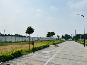  Plot For Sale in BPTP Parkland, Sector 75