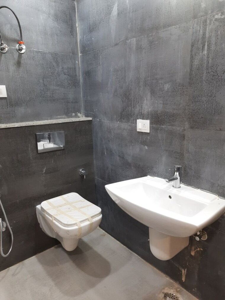 Bathroom, godrej-retreat 3 Bedroom 180 Sq.Yd. Builder Floor In Sector 83 Faridabad 10106405