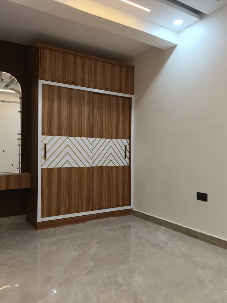 Room, rajendra nagar sector 3 4 Bedroom 200 Sq.Yd. Builder Floor In Rajendra Nagar Sector 3 Ghaziabad 10106504