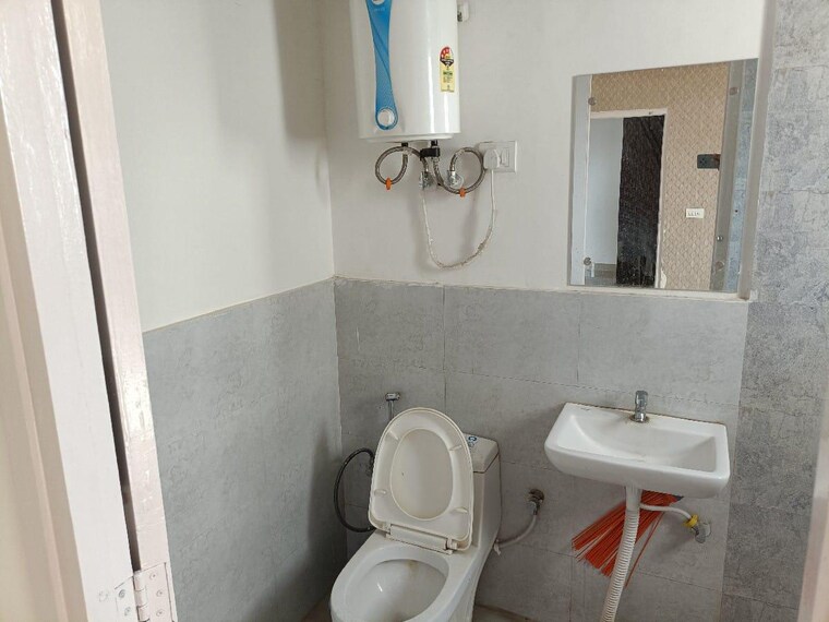 Bathroom, signature-global-the-millennia 2 Bedroom 1050 Sq.Ft. Apartment In Sector 37d Gurgaon 10106437