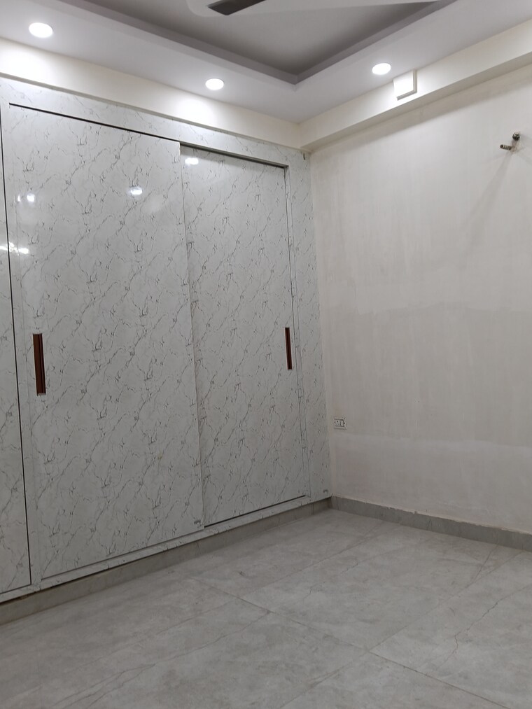 Room, rajendra nagar sector 2 5 Bedroom 300 Sq.Yd. Builder Floor In Rajendra Nagar Sector 2 Ghaziabad 10106819